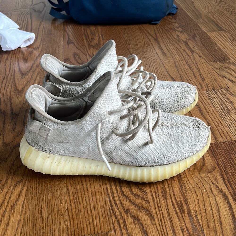 Cream White Yeezy 350 V2